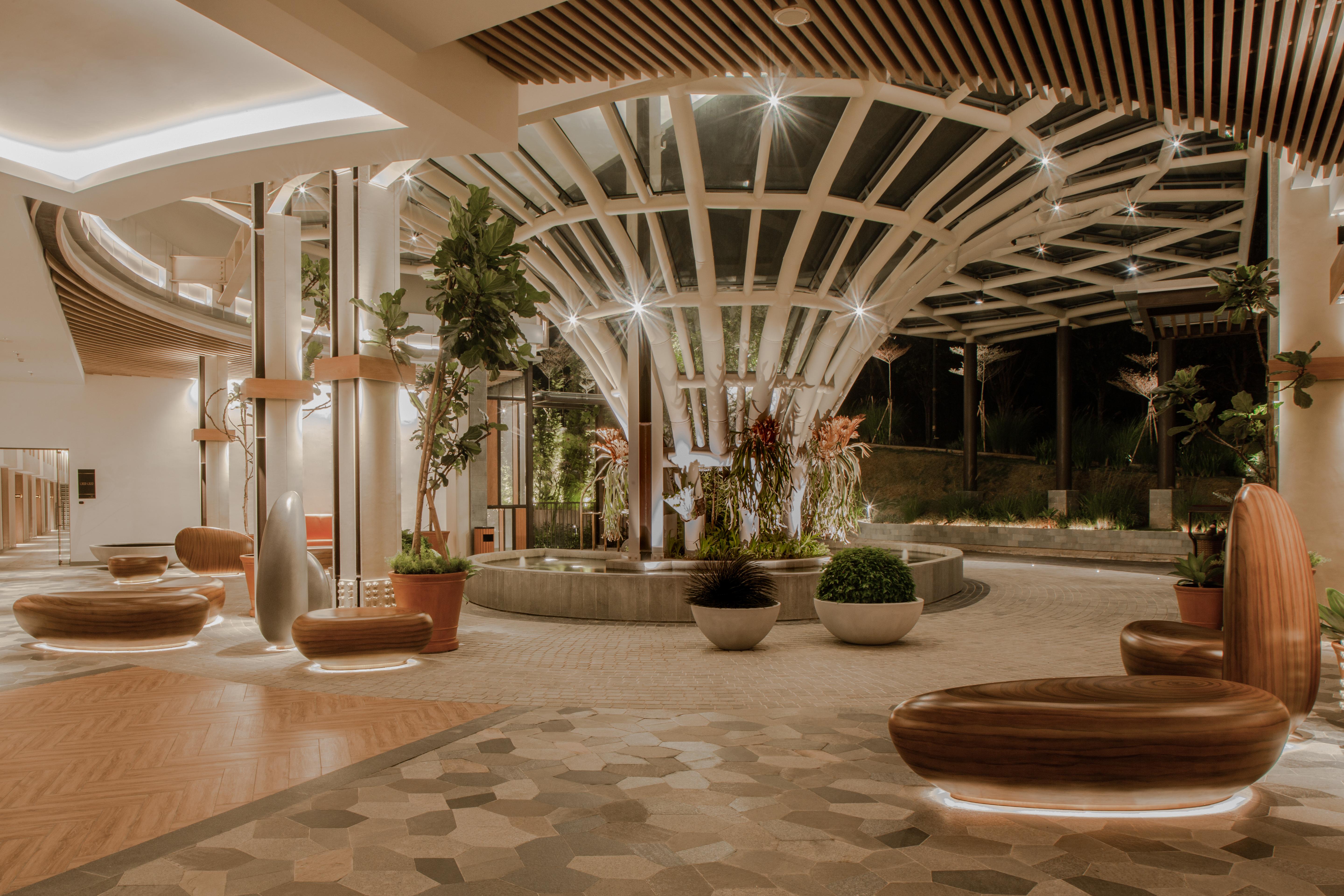 Hotel The Botanica Sanctuary Puncak Exterior foto The lobby of the hotel